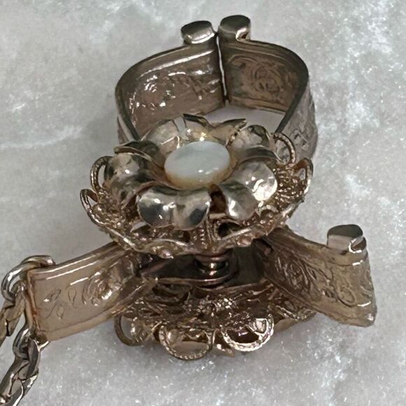 Rare Vtg Glove Purse Scarf Opera Size 3 1/4" Gold-tone Floral Engraved MOP Inset - Picture 9 of 14